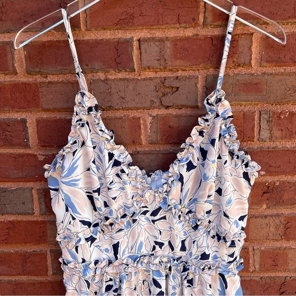 Fashion Nova Ruffle Floral Romper Size Medium✨ - Picture 3 of 7